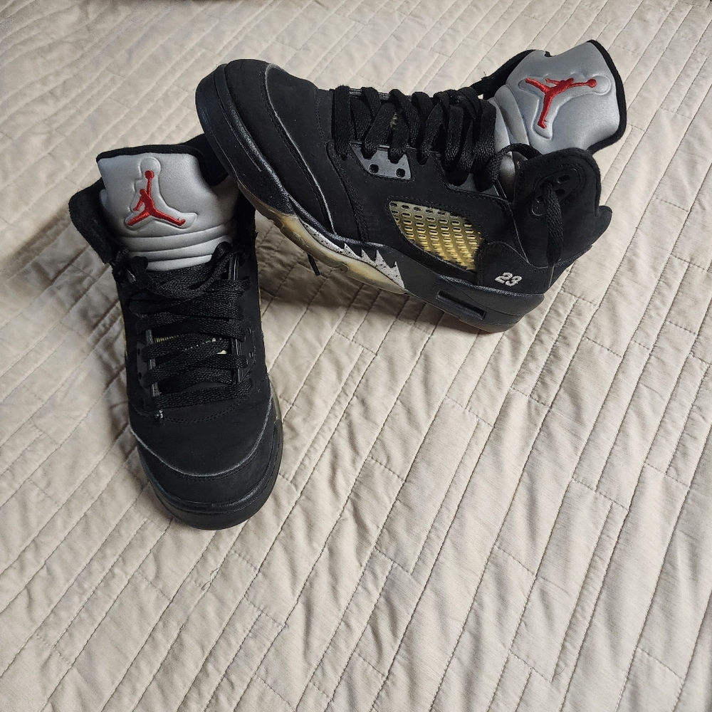 Air Jordan Black and Gray Sneakers - Picture 2 of 10